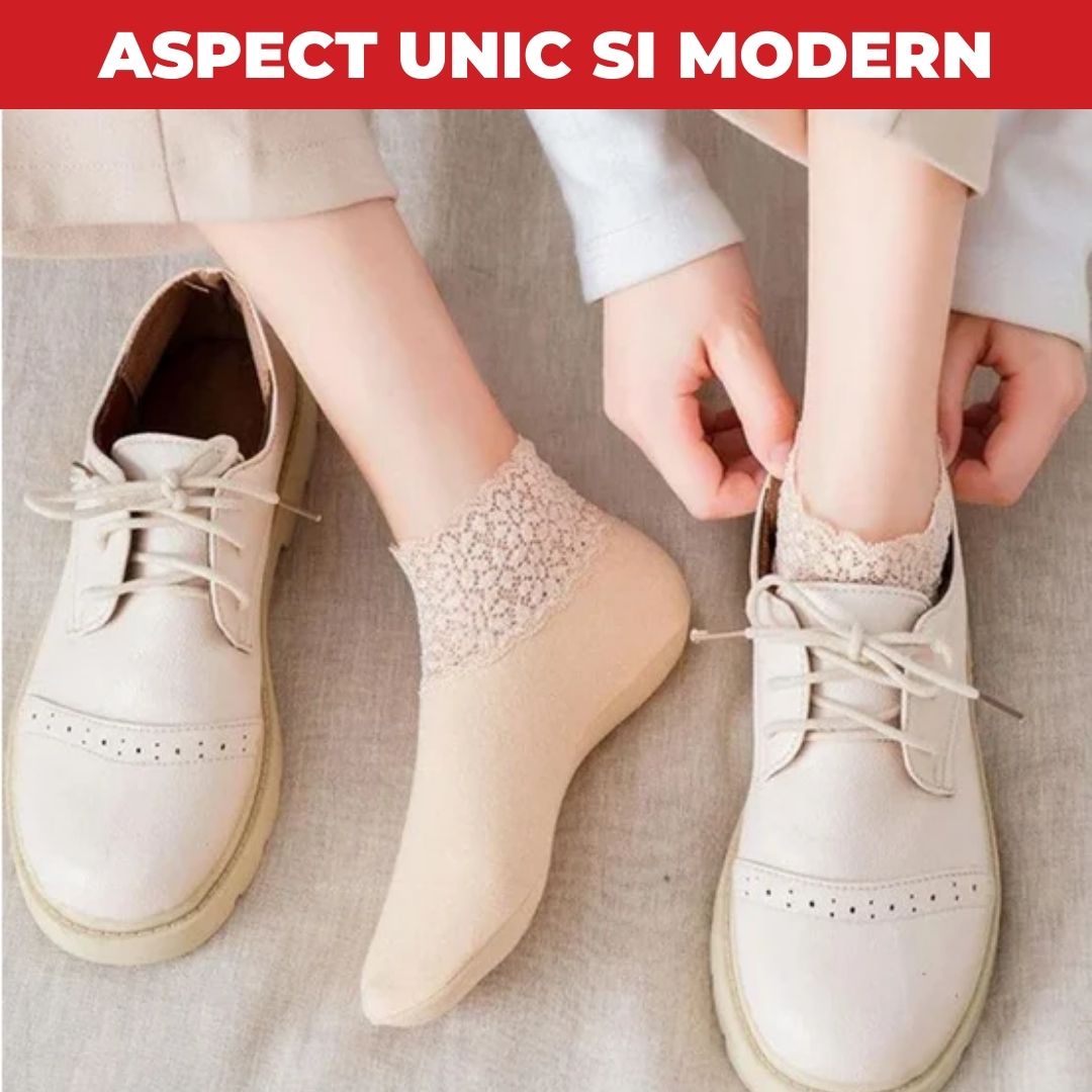 SET 8 PERECHI DE SOSETE CU DANTELA